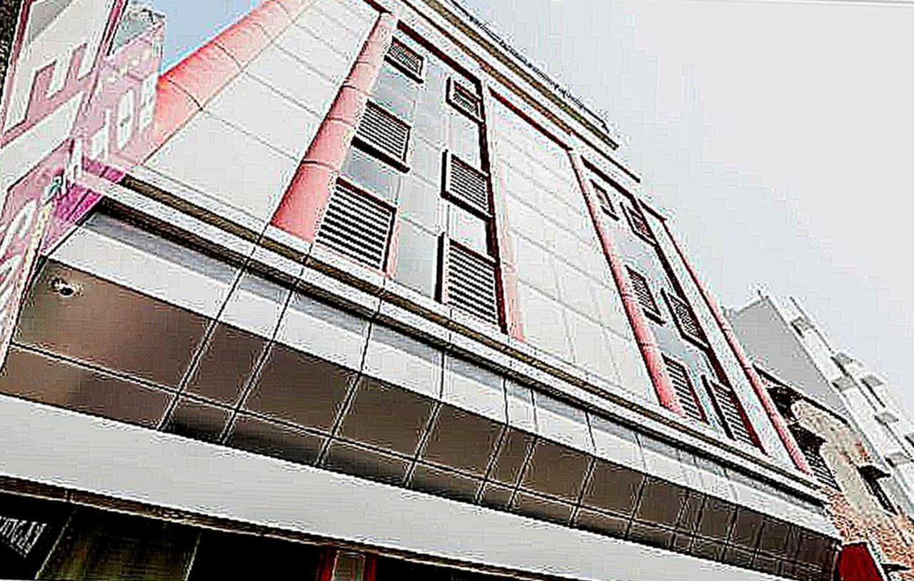 Oyo 79765 Hotel Samrat Lucknow Zewnętrze zdjęcie